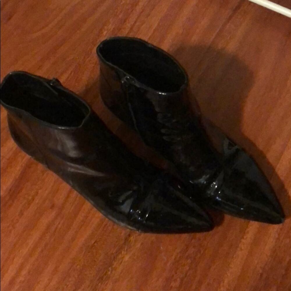 Patent‎ leather boots